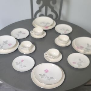 Zylstra Fine Dinnerware Elegant Floral Dinnerware Set Setting For 4